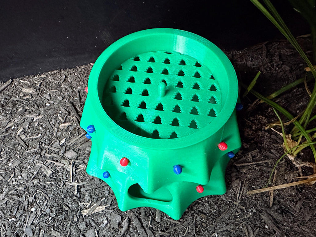 Christmas Tree Humid Hide for Reptiles – Festive Holiday Terrarium Decor with Shedding Support