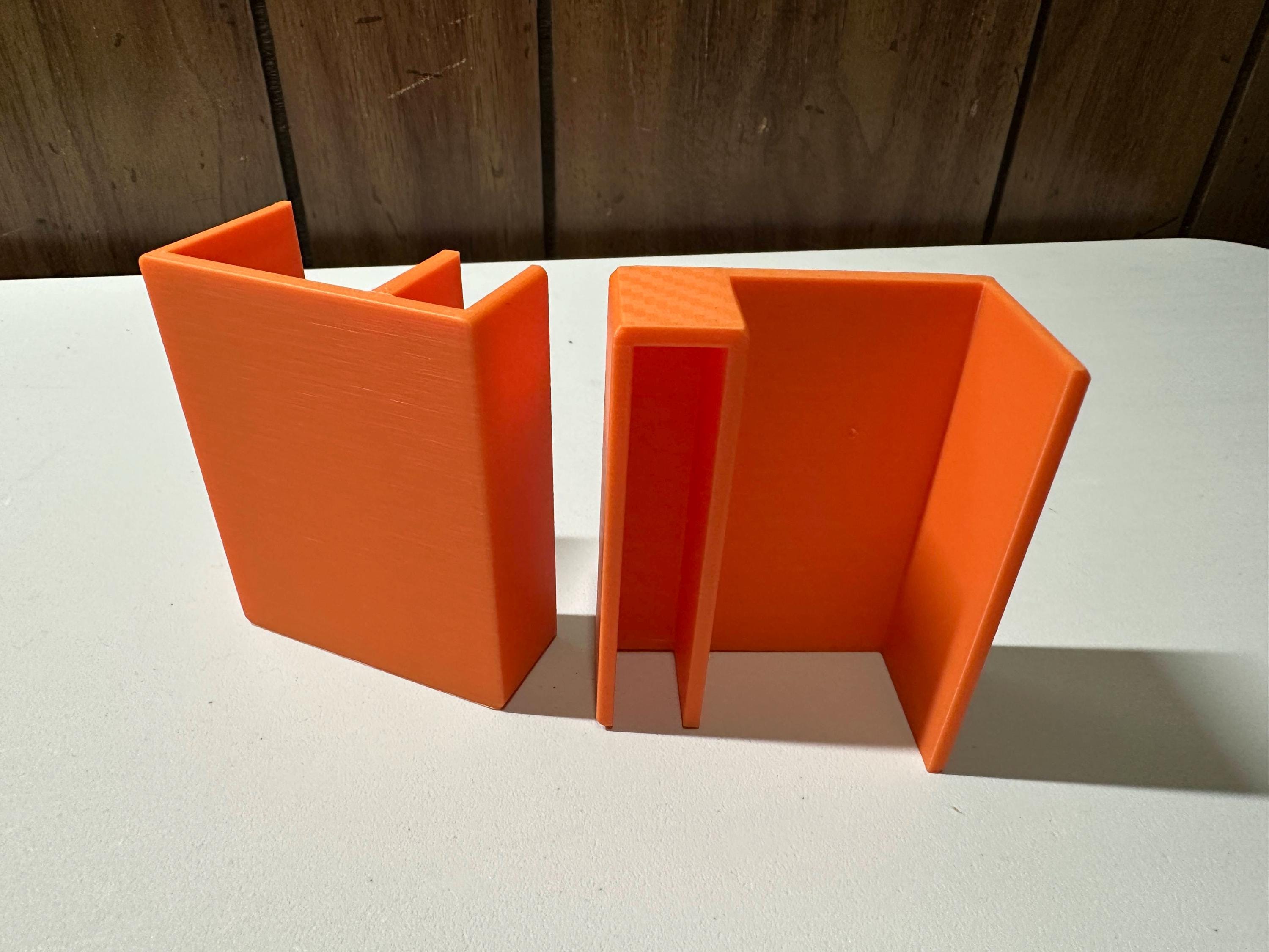 Keep-a-Noodle Sliding Door Lock for Reptile Enclosures – Secure Glass Enclosure Clip (Fits Dubia & More)