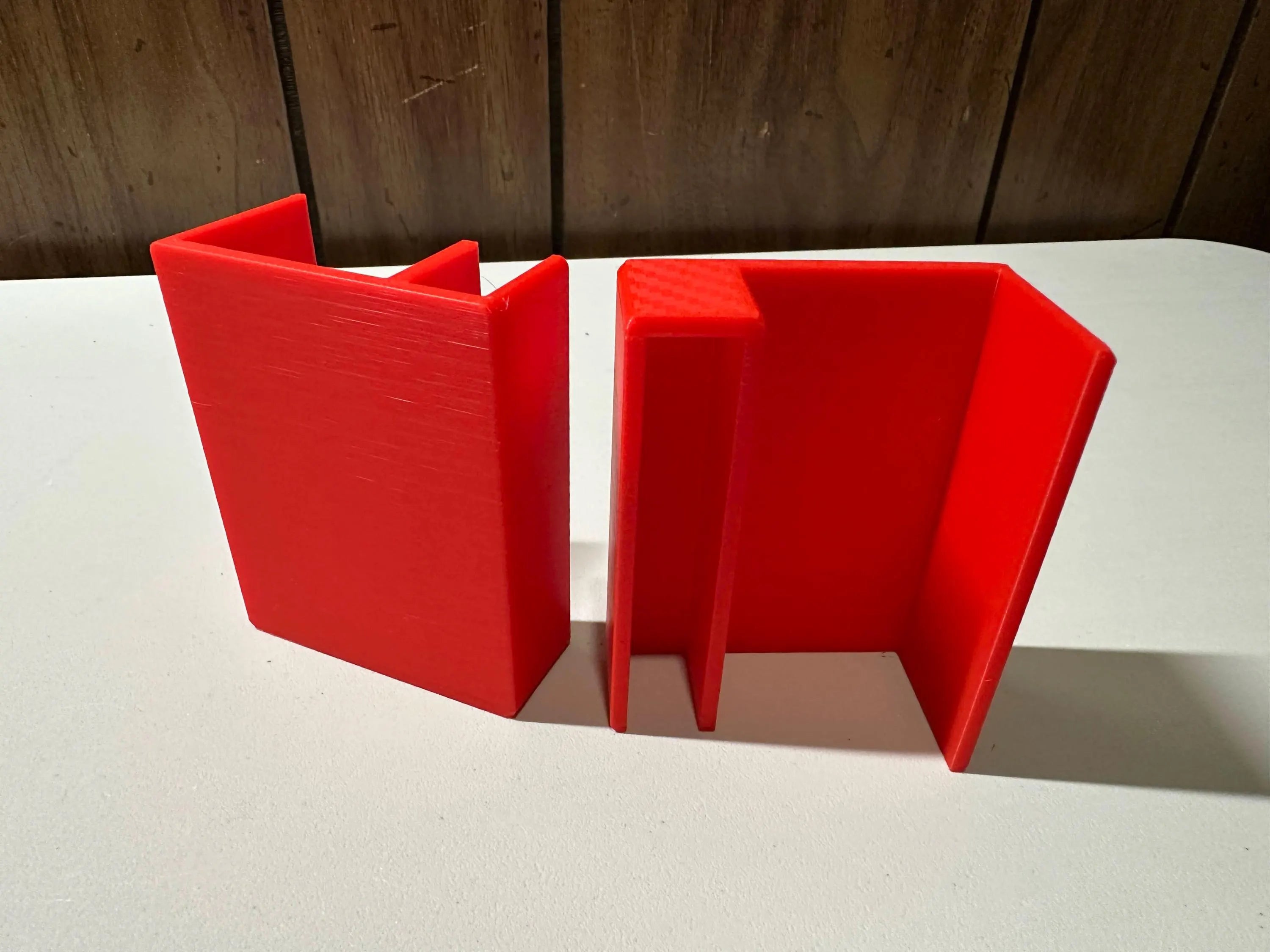 Keep-a-Noodle Sliding Door Lock for Reptile Enclosures – Secure Glass Enclosure Clip (Fits Dubia & More)