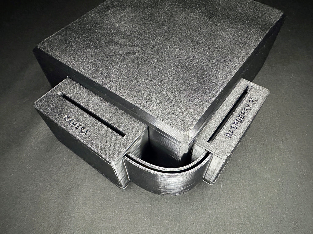 Peek-a-Hide – Reptile Hide with Night Vision Camera Monitoring