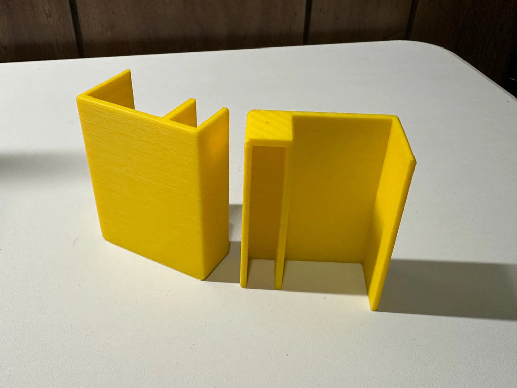 Keep-a-Noodle Sliding Door Lock for Reptile Enclosures – Secure Glass Enclosure Clip (Fits Dubia & More)