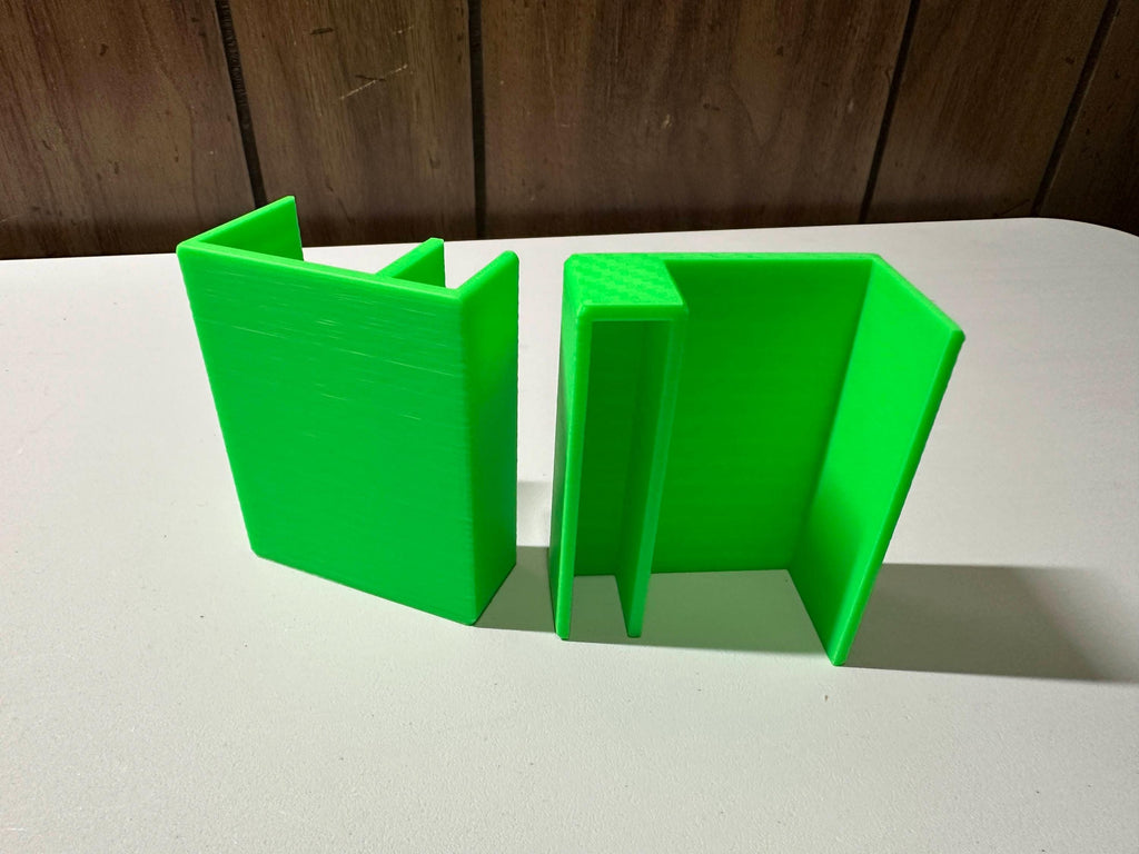 Keep-a-Noodle Sliding Door Lock for Reptile Enclosures – Secure Glass Enclosure Clip (Fits Dubia & More)