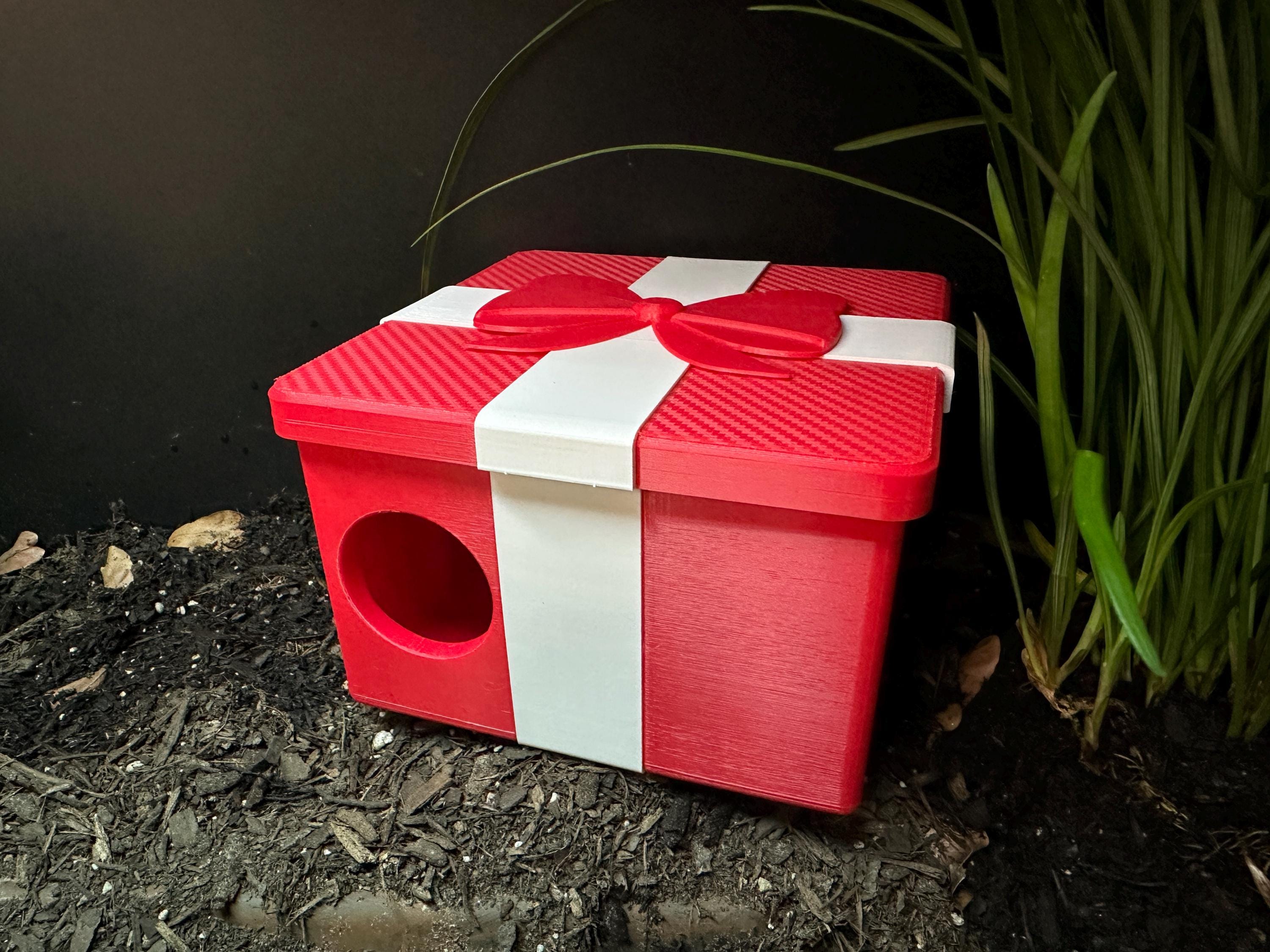 Christmas Present Humid Hide for Reptiles – Festive Holiday Terrarium Decor with Shedding Support