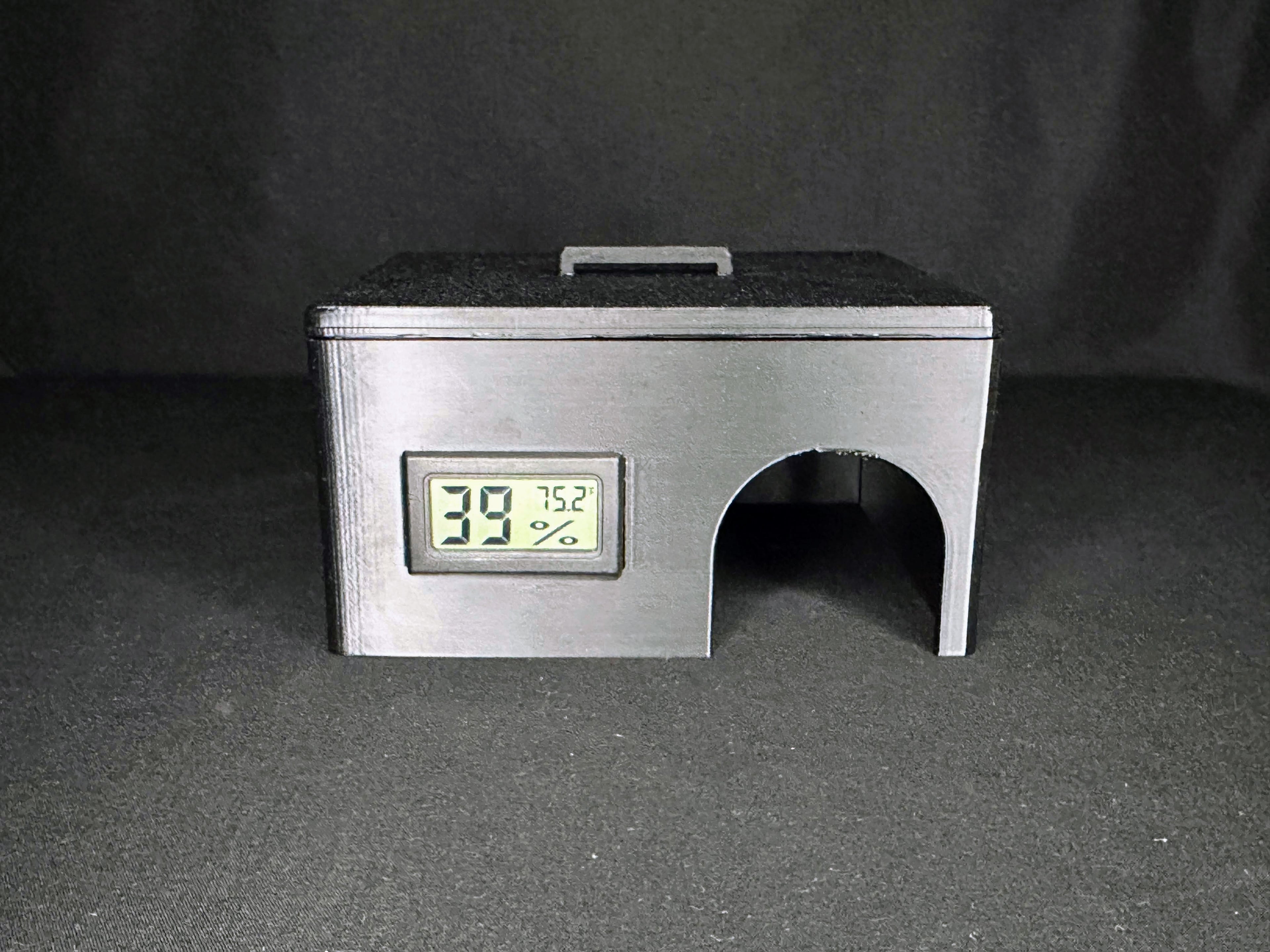 Humid Hide for Reptiles with Integrated Hygrometer/Thermometer for Shedding Support