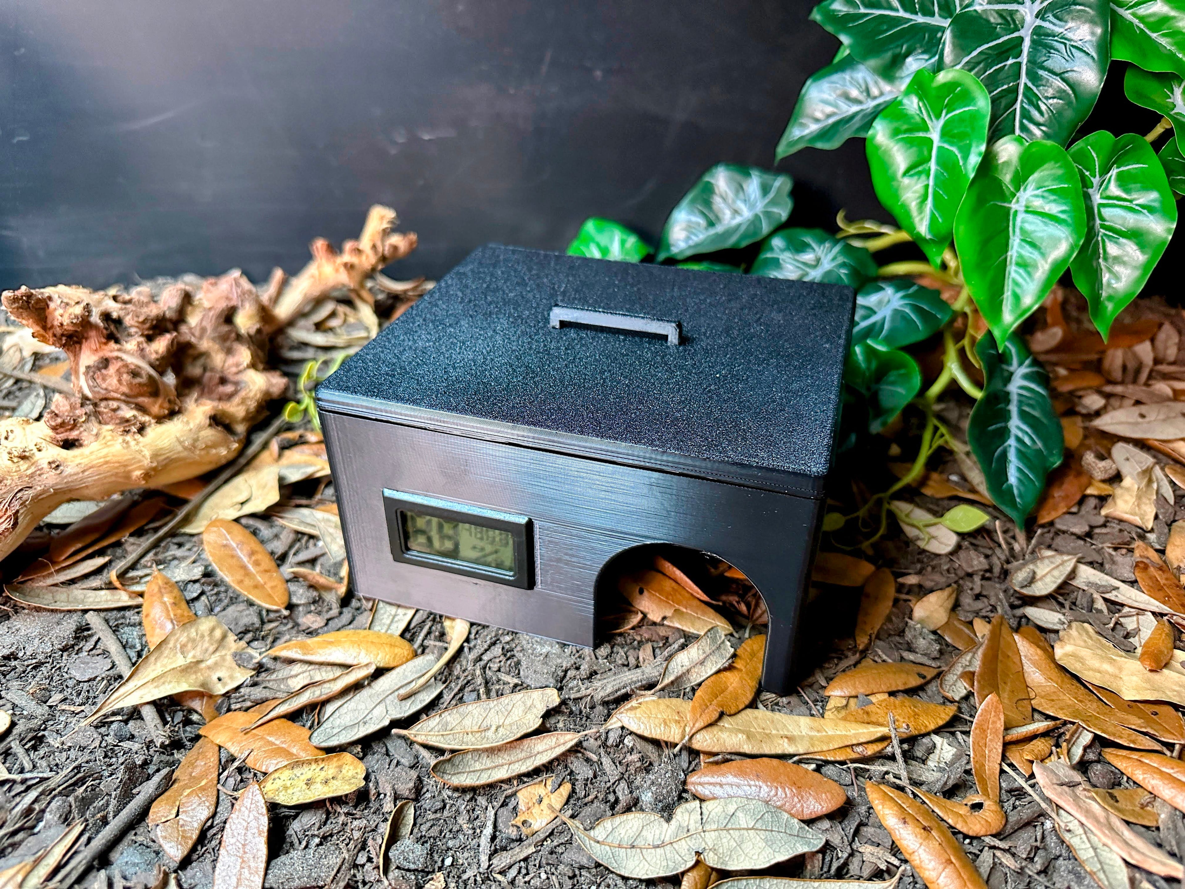 Humid Hide for Reptiles with Integrated Hygrometer/Thermometer for Shedding Support