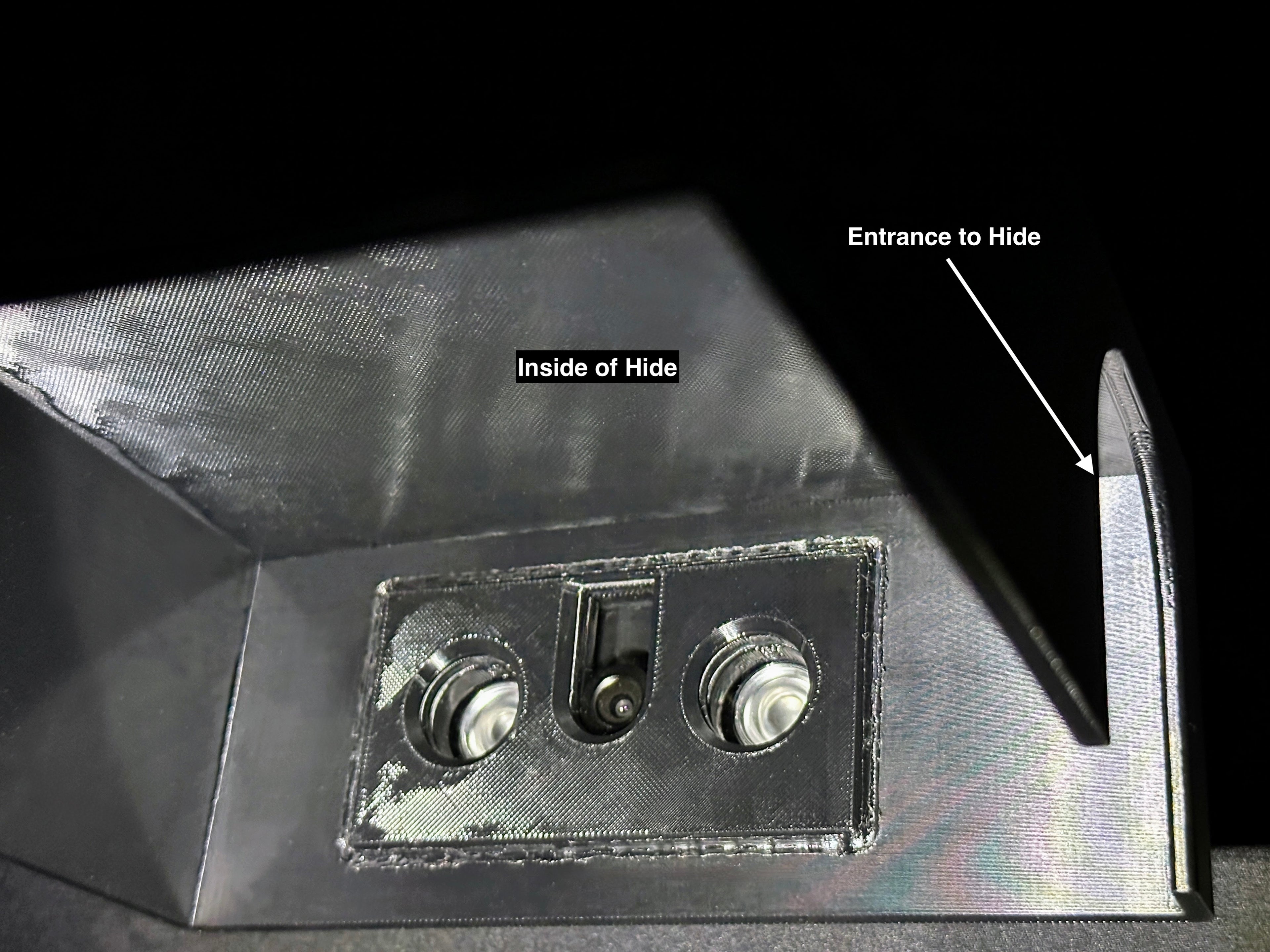 Peek-a-Hide – Reptile Hide with Night Vision Camera Monitoring