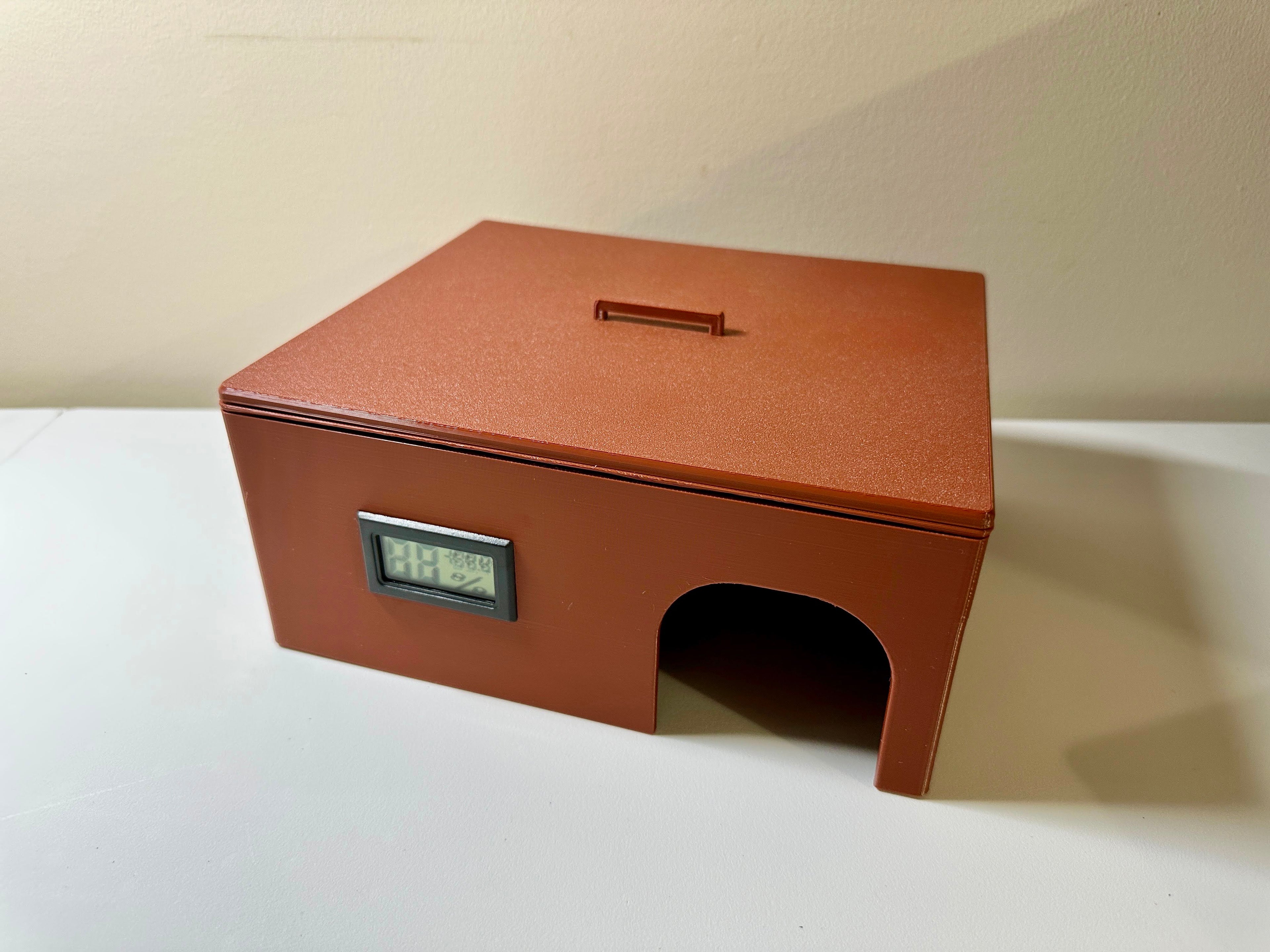 Humid Hide for Reptiles with Hygrometer/Thermometer for Shedding Support
