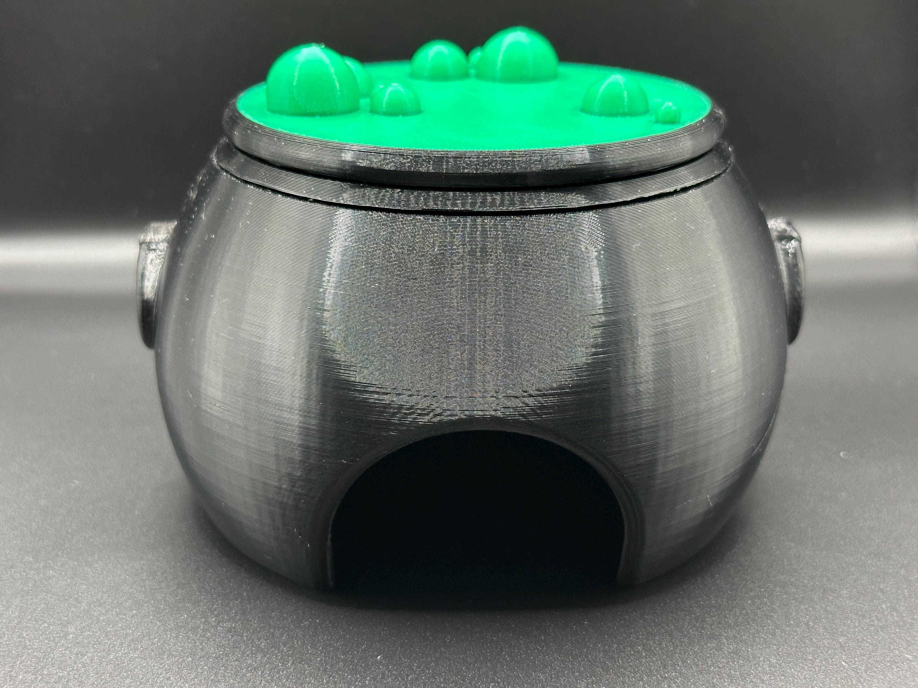 Witch Cauldron Humid Hide for Reptiles – Halloween Terrarium Decor with Shedding Support