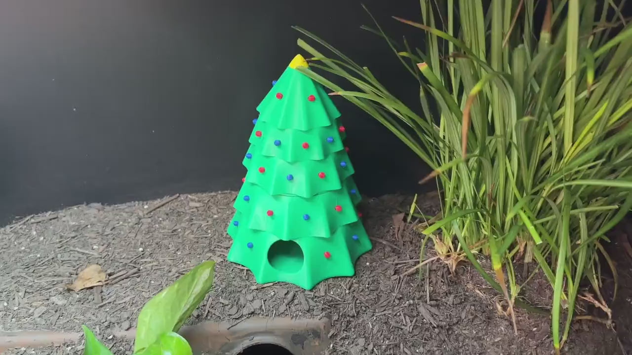 Christmas Tree Humid Hide for Reptiles – Festive Holiday Terrarium Decor with Shedding Support